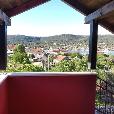 Guest House Maslina Vinišće Eksteriør billede