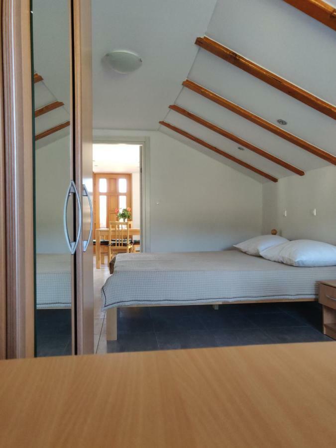 Guest House Maslina Vinišće Eksteriør billede
