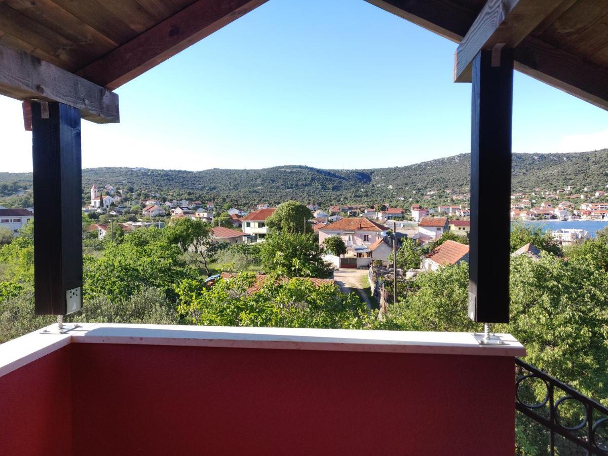 Guest House Maslina Vinišće Eksteriør billede